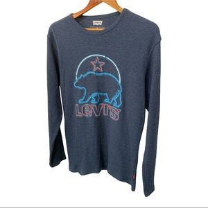 LEVI STRAUSS & CO BLUE WAFFLE THERMAL LS GRAPHIC DESIGN LOGO T-SHIRT